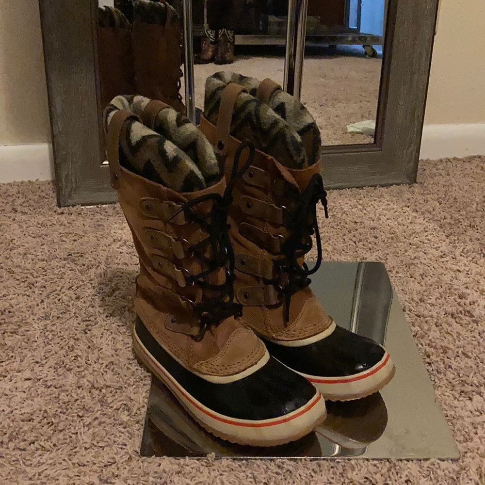 Sorel hand crafted boots women’s size 7